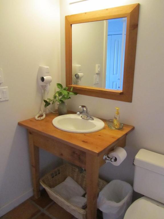 203 At Water'S Edge Apartment Ucluelet Luaran gambar