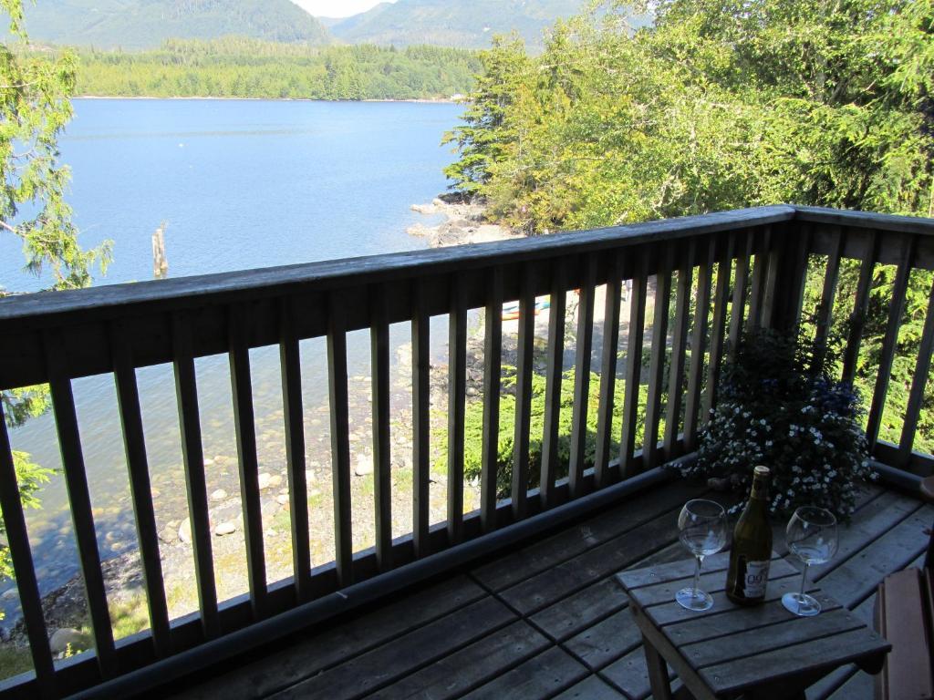 203 At Water'S Edge Apartment Ucluelet Luaran gambar