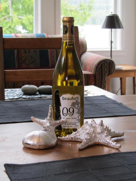203 At Water'S Edge Apartment Ucluelet Luaran gambar