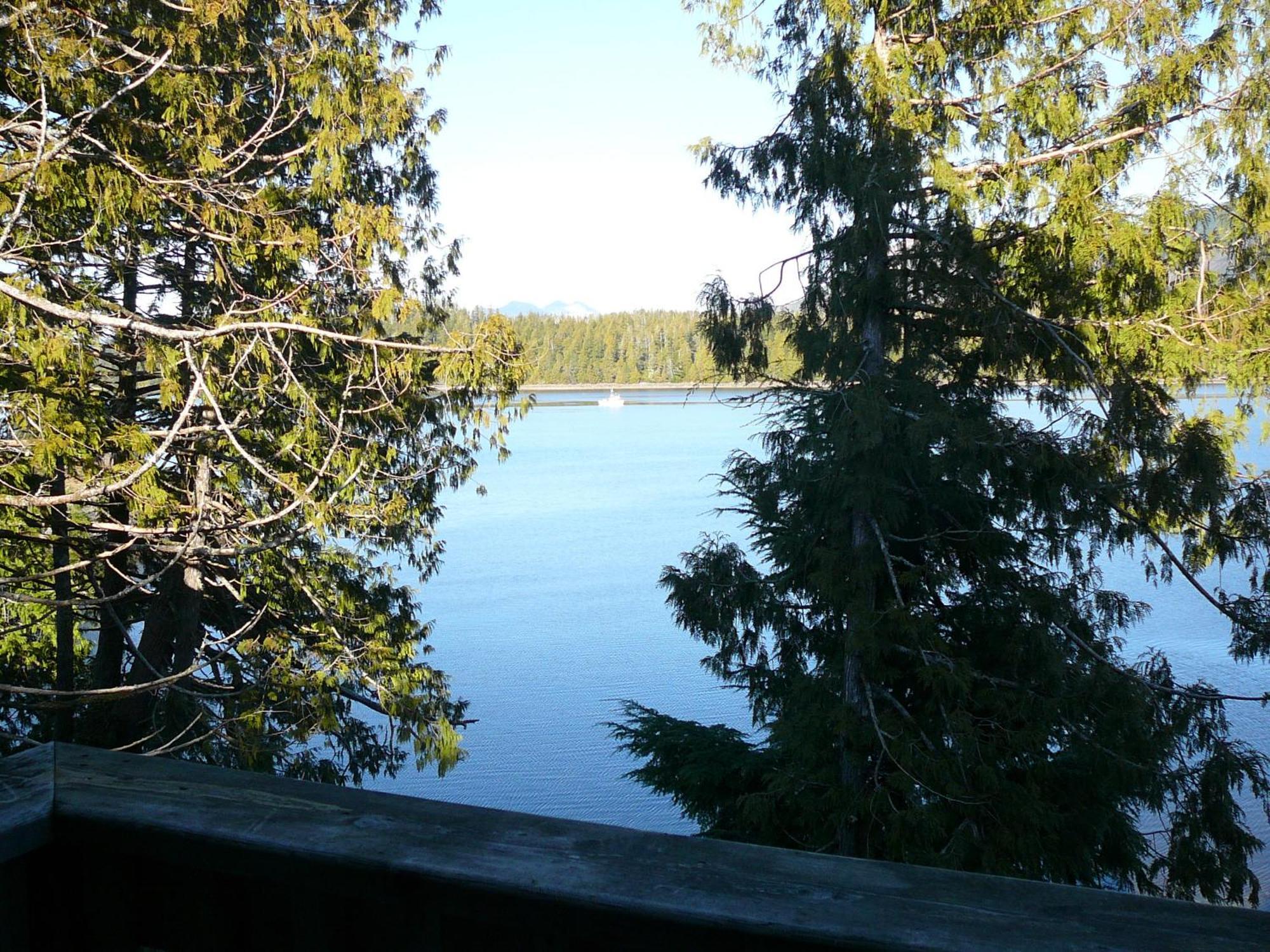203 At Water'S Edge Apartment Ucluelet Luaran gambar