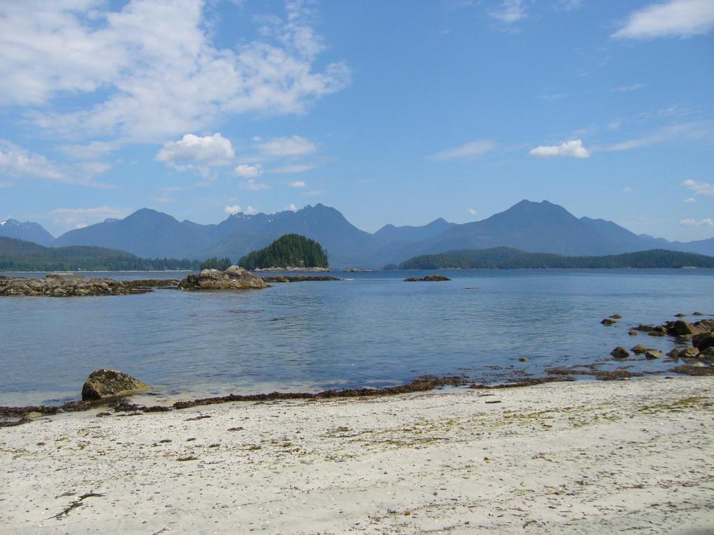 203 At Water'S Edge Apartment Ucluelet Luaran gambar